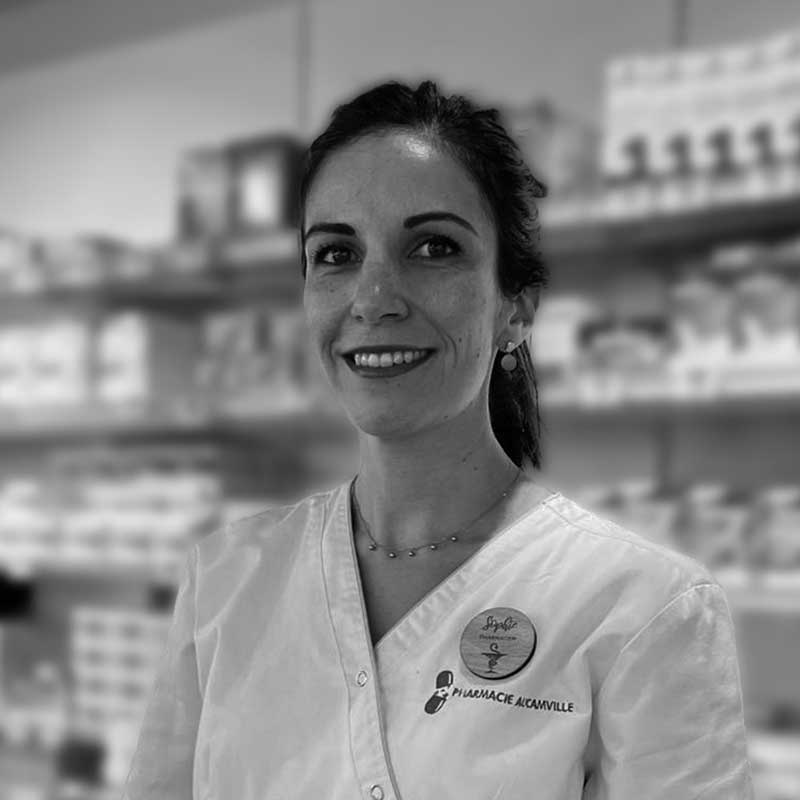 Sophie, farmacéutica Akuro