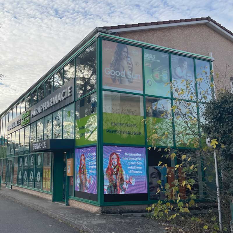 Exterior farmacia Akuro