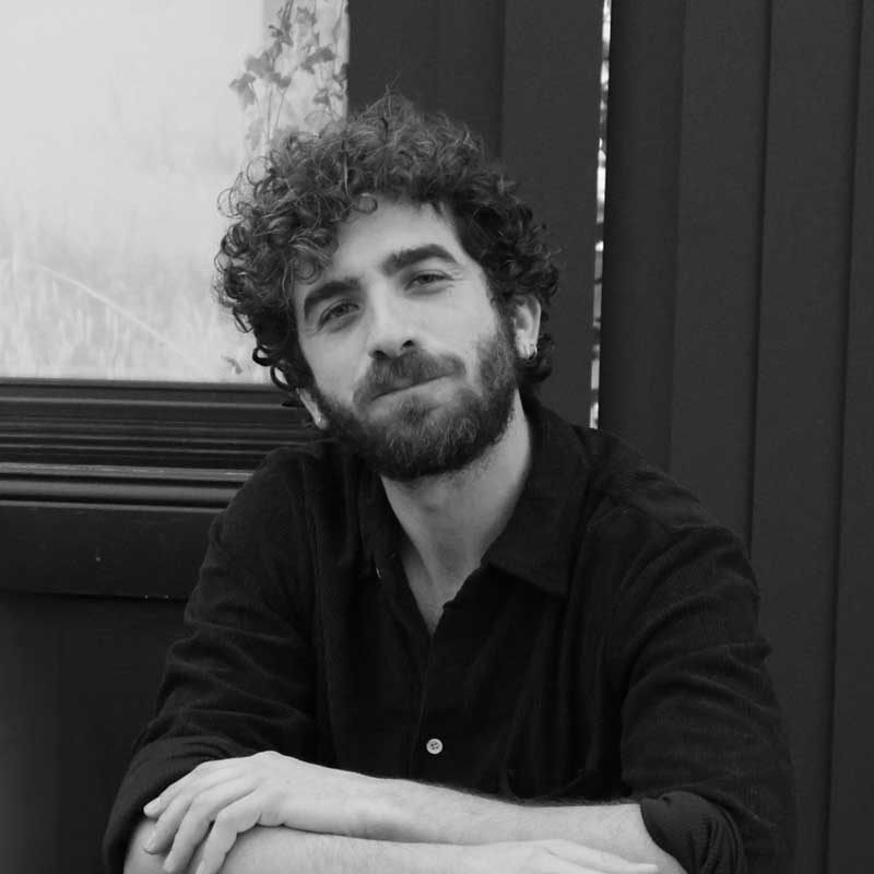 Stephane, farmacéutico Akuro